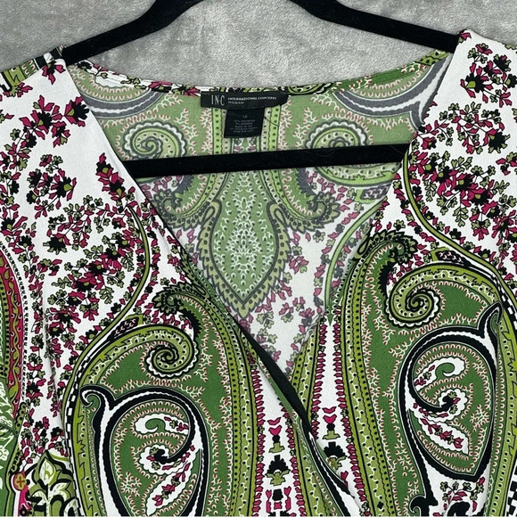 INC International Concepts 1X Shirt Top Green Paisley Cap Short Sleeve V Neck - Picture 3 of 7